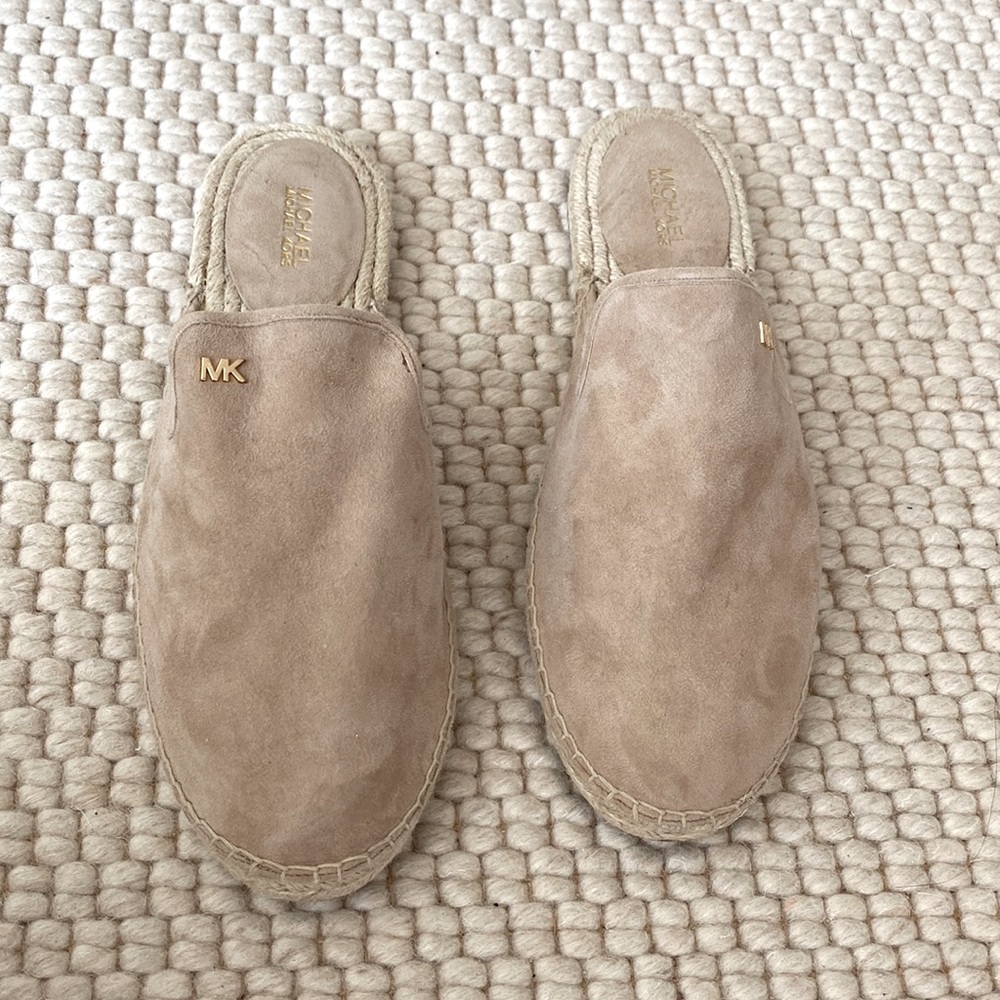 NWT Michael Kors beige Suede Leather Slip on Mules Size 10